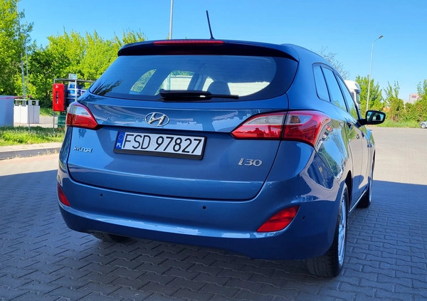 Hyundai I30 cena 39999 przebieg: 74338, rok produkcji 2015 z Drezdenko małe 781